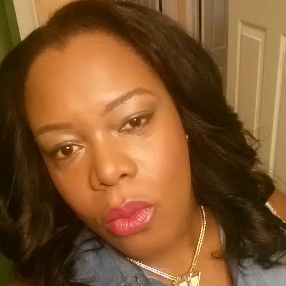 Meet your Posher, Latoya
